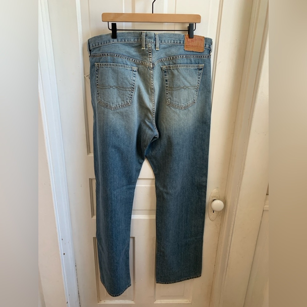 NWT Lucky Brand Relaxed Jeans Size 38 - Picture 2 of 7